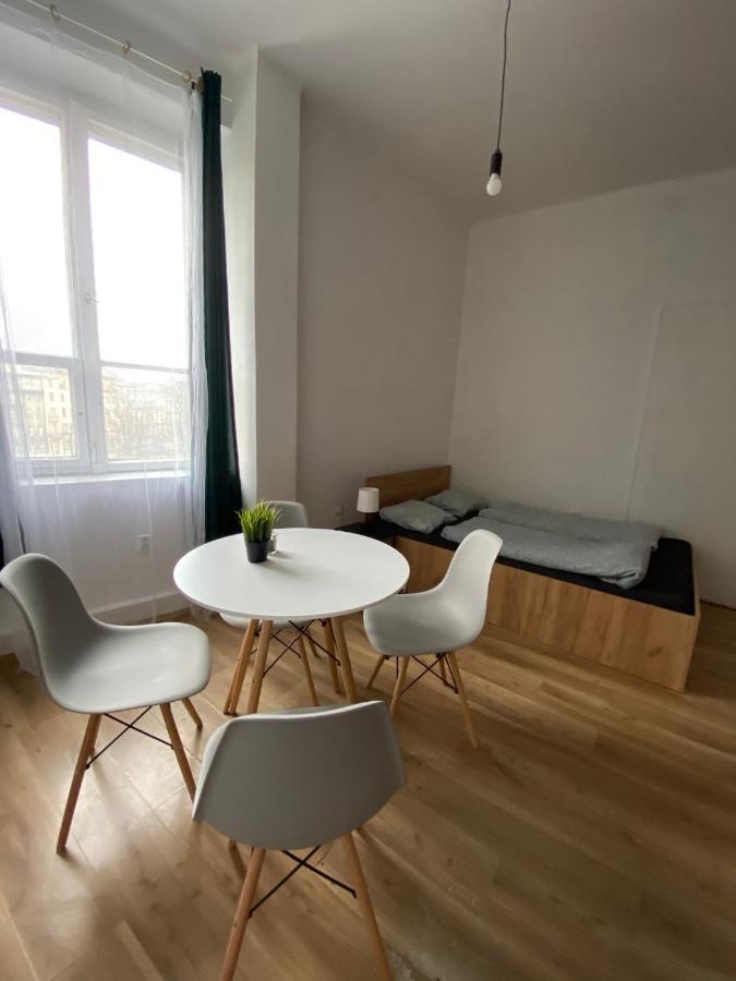 Cozy And Cheap Room In Old Town クラクフ 部屋 写真